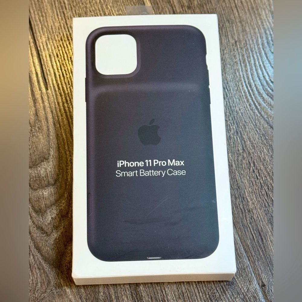 Apple iPhone 11 Pro Max Smart Battery Case - Black